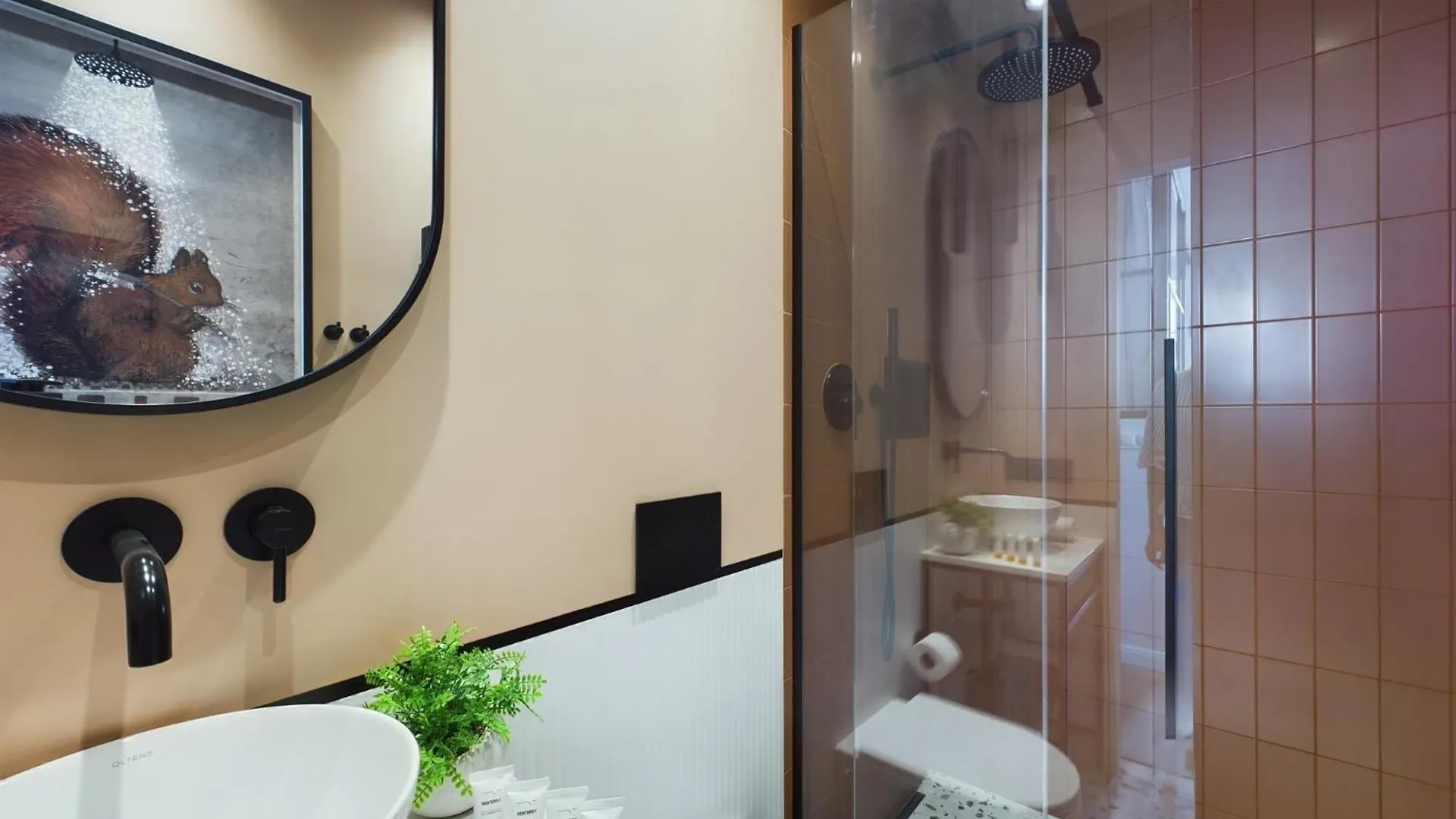 City Center Apartments Hoza By Noclegi Renters Warsaw
